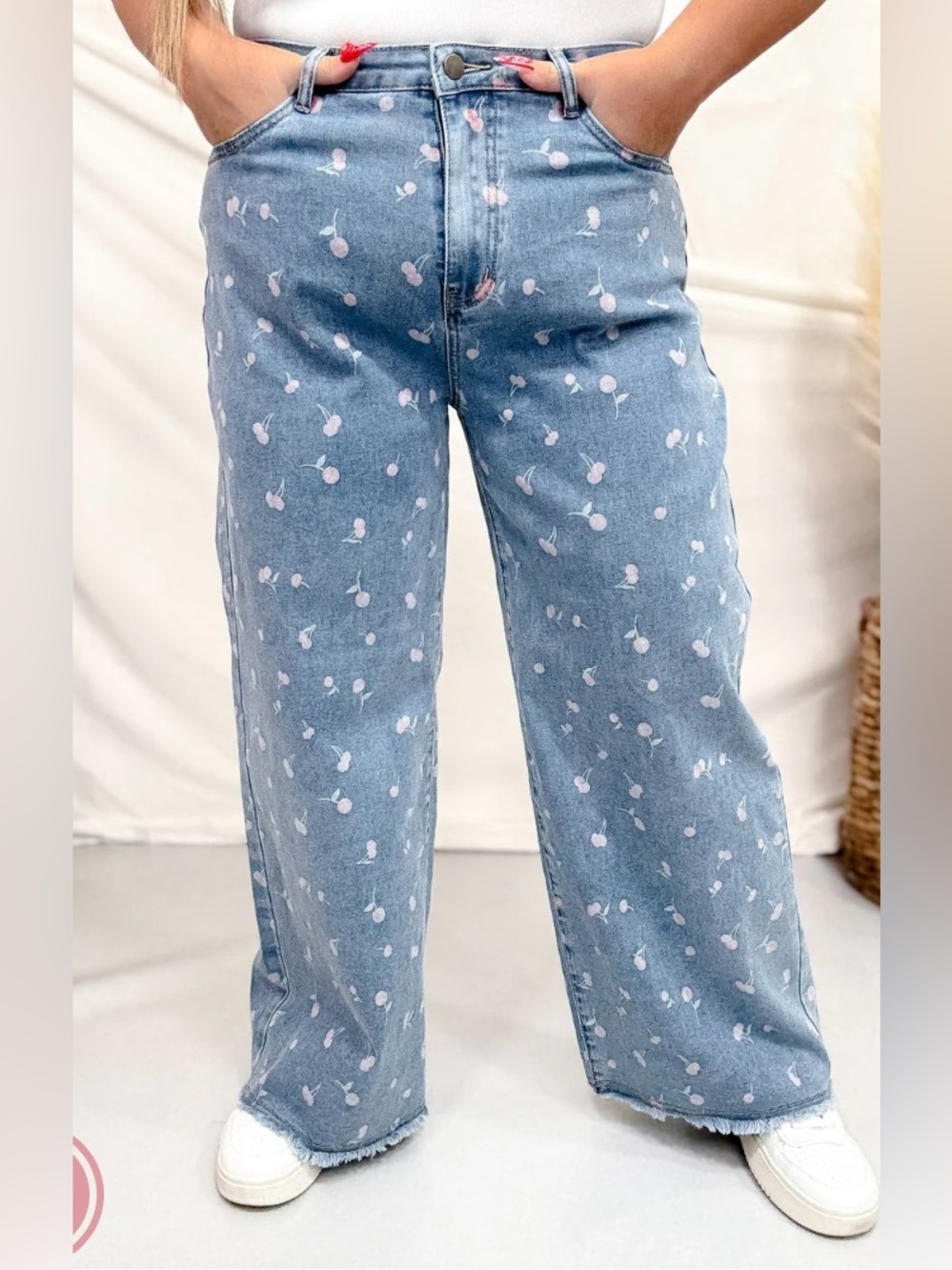 Easel Cherry Denim 🍒